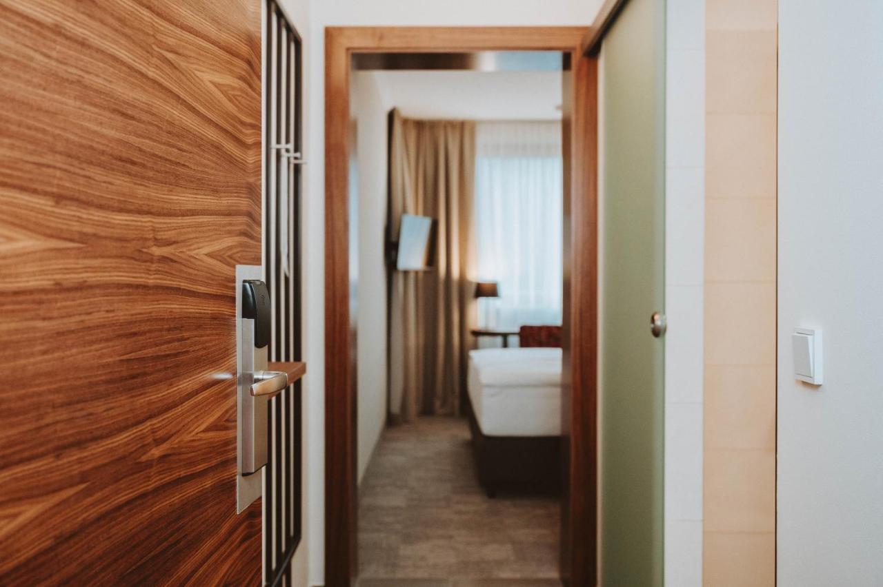 Hotel Bruecklwirt Niklasdorf 외부 사진