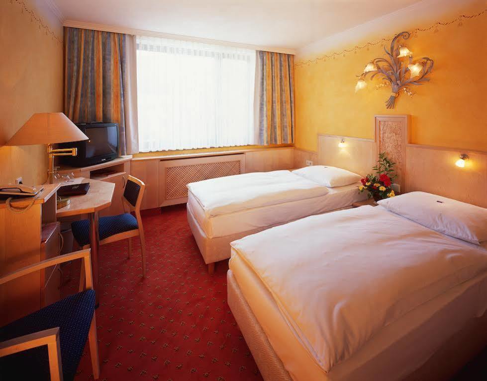 Hotel Bruecklwirt Niklasdorf 외부 사진